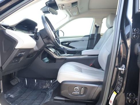 Used 2023 Land Rover Range Rover Evoque S image 10