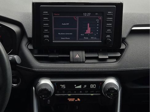 Used 2019 Toyota RAV4 XLE FWD image 11