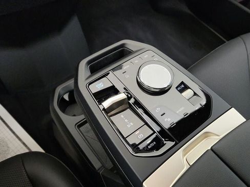 Used 2023 BMW iX xDrive50 AWD/4WD image 15