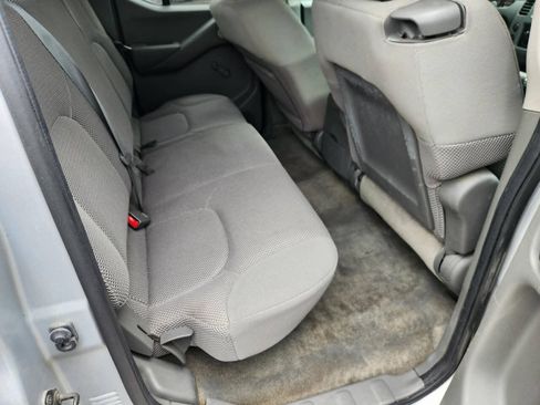 Used 2011 Nissan Frontier S AWD/4WD image 15