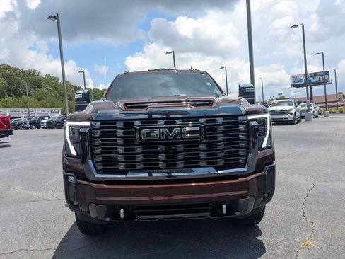 Used 2024 GMC Sierra 2500 Denali Ultimate w/ Max Trailering Package AWD/4WD image 2