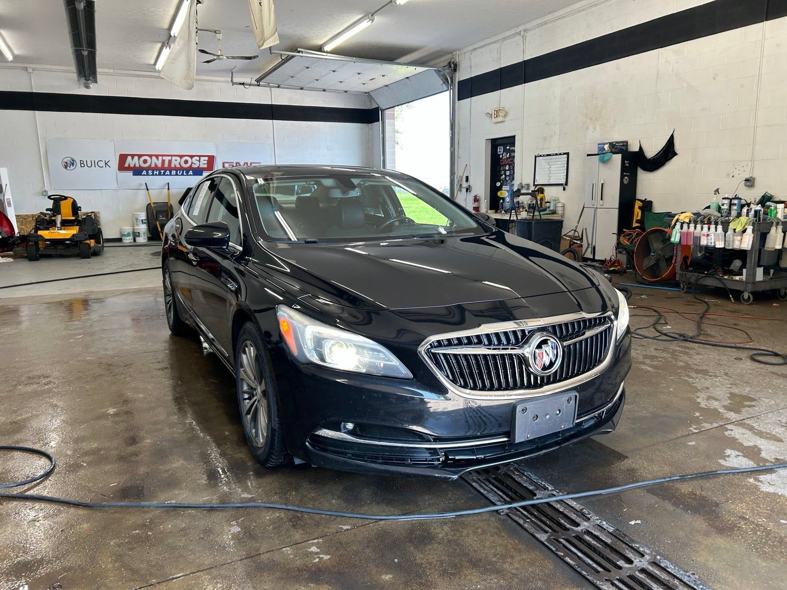 Used 2019 Buick LaCrosse Essence w/ Sun and Shade Package AWD/4WD image 9