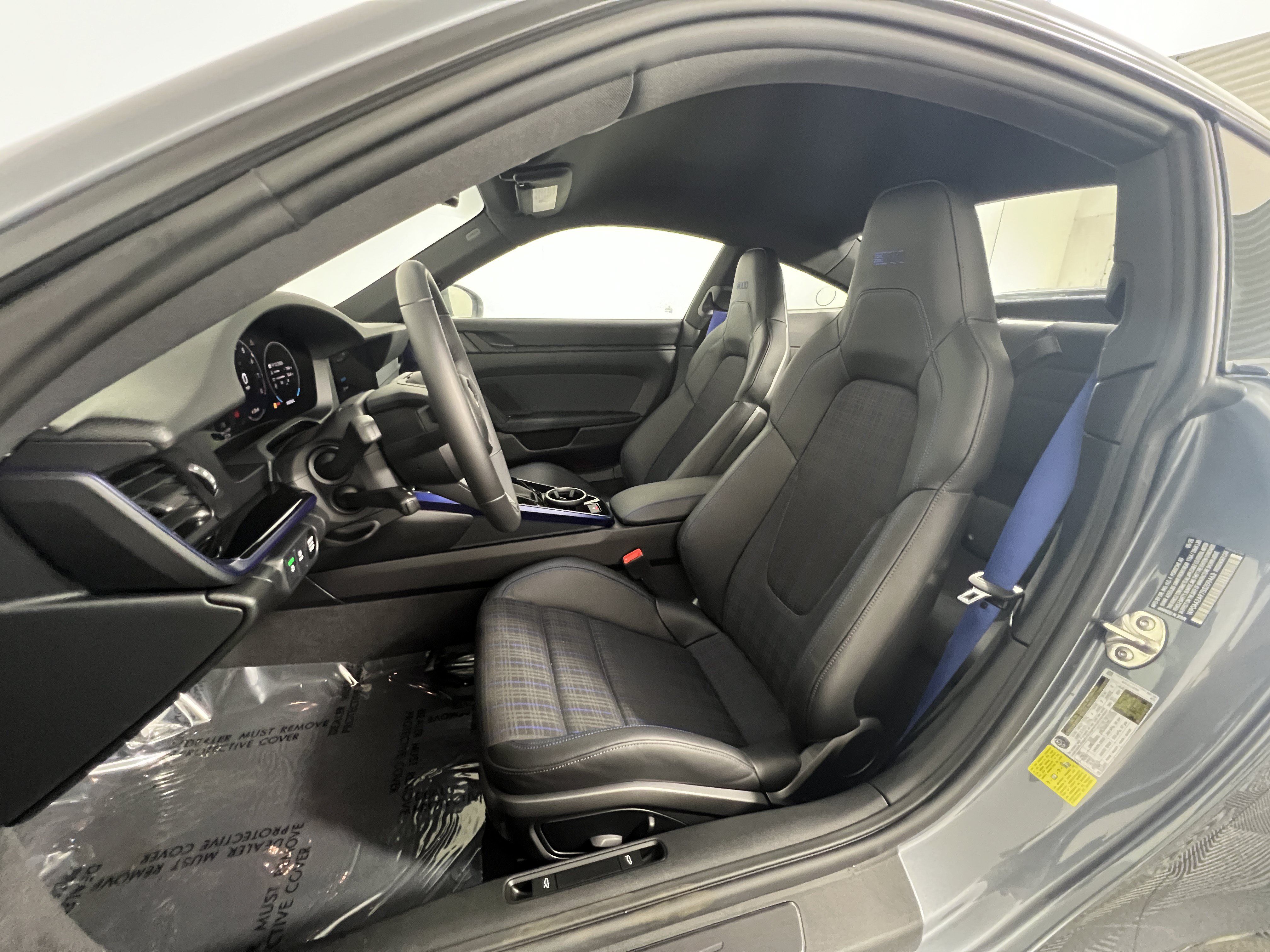 Certified 2025 Porsche 911 Carrera T RWD image 5