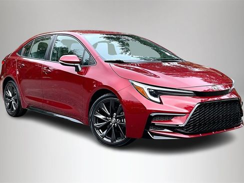 Used 2023 Toyota Corolla SE image 2