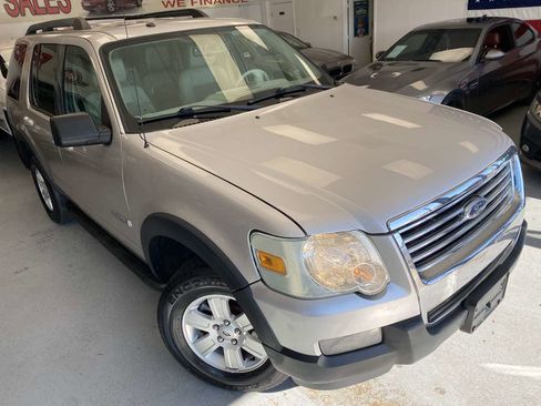 Used 2007 Ford Explorer XLT image 10