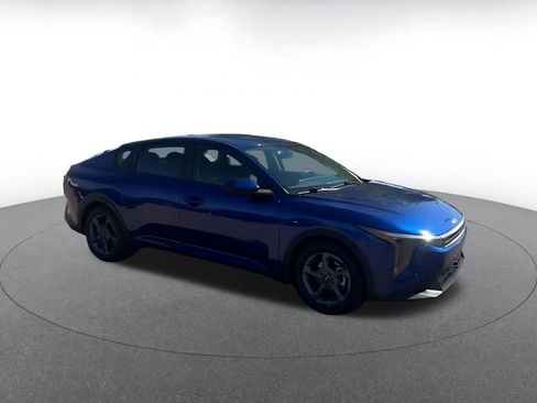 Used 2025 Kia K4 FWD image 2