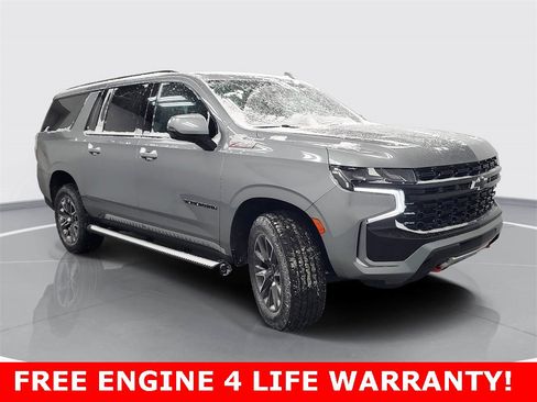 Used 2023 Chevrolet Suburban Z71 w/ Luxury Package image 2