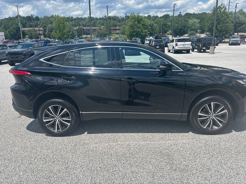 Used 2023 Toyota Venza LE AWD/4WD image 2