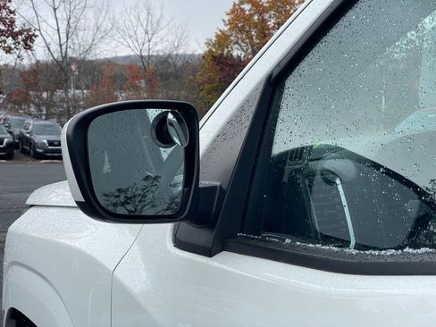 Certified 2022 Nissan Frontier SV image 27