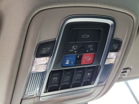 Used 2022 RAM 1500 Laramie w/ Laramie Southwest Edition image 19