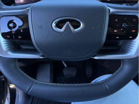 Used 2025 INFINITI QX80 Luxe AWD/4WD image 13