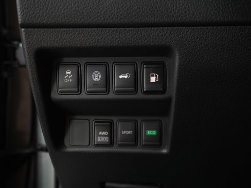 Used 2020 Nissan Rogue SV AWD/4WD image 25