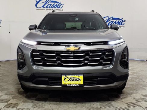 Used 2025 Chevrolet Equinox LT w/ Convenience Package II FWD image 3