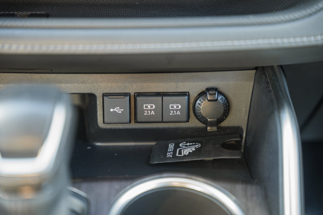 Used 2021 Toyota Highlander Limited AWD/4WD image 25