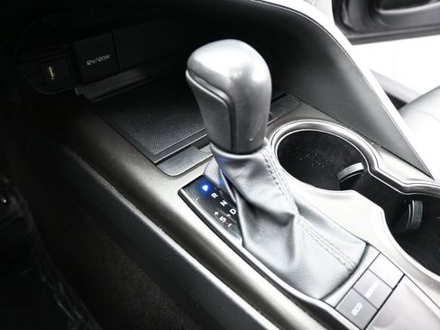 Used 2024 Toyota Camry SE image 30