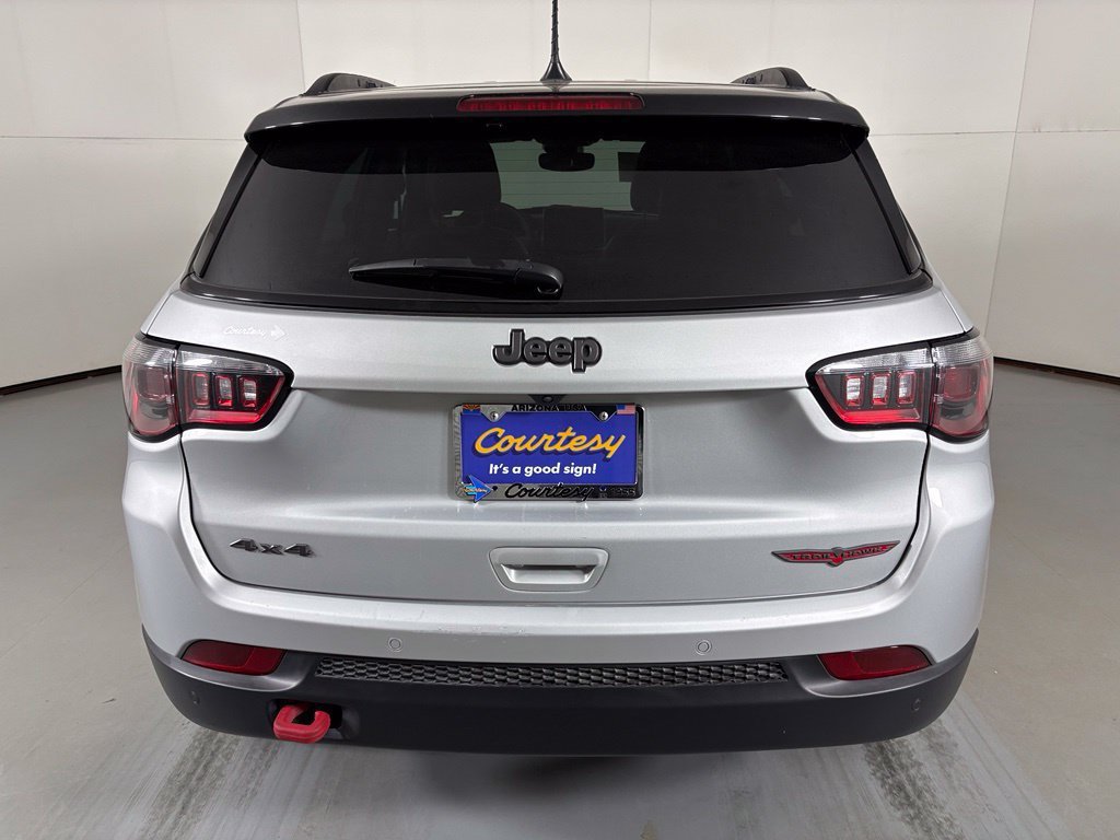 Used 2025 Jeep Compass Trailhawk AWD/4WD image 7