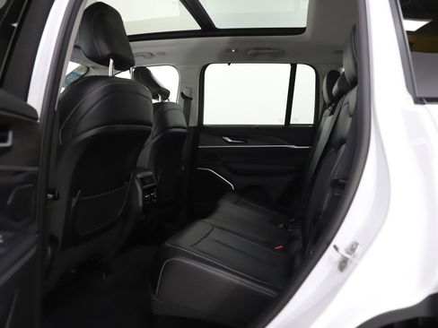 Used 2022 Jeep Grand Cherokee Limited 4xe w/ Luxury Tech Group II image 18