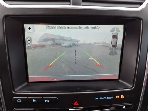 Used 2018 Ford Explorer Platinum image 19