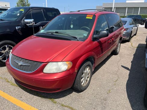 Used 2003 Chrysler Town & Country EX FWD image 2