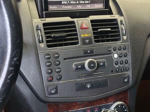 Used 2010 Mercedes-Benz C 300 4MATIC Sedan image 28
