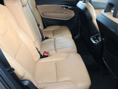 Used 2021 Volvo XC90 T6 Inscription w/ Lounge Package image 33