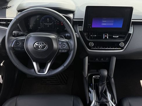 Used 2025 Toyota Corolla Cross AWD Hybrid w/ Convenience Package image 12
