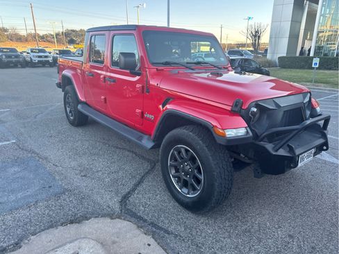 Used 2020 Jeep Gladiator Overland image 4