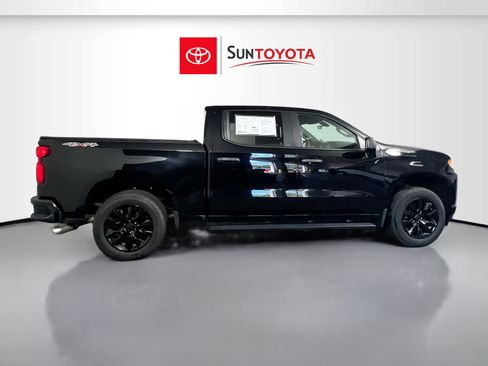Used 2020 Chevrolet Silverado 1500 Custom w/ Custom Value Package AWD/4WD image 2