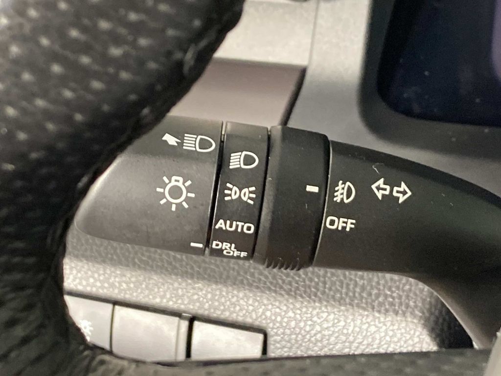 Used 2025 Toyota Tacoma TRD Off-Road AWD/4WD image 17