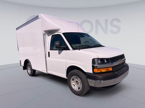 New 2025 Chevrolet Express 3500 w/ Power Convenience Package image 10