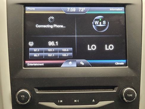 Used 2015 Ford Fusion SE image 25