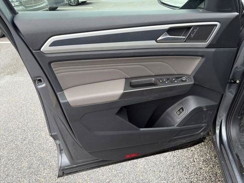 Used 2023 Volkswagen Atlas SEL R-Line image 8