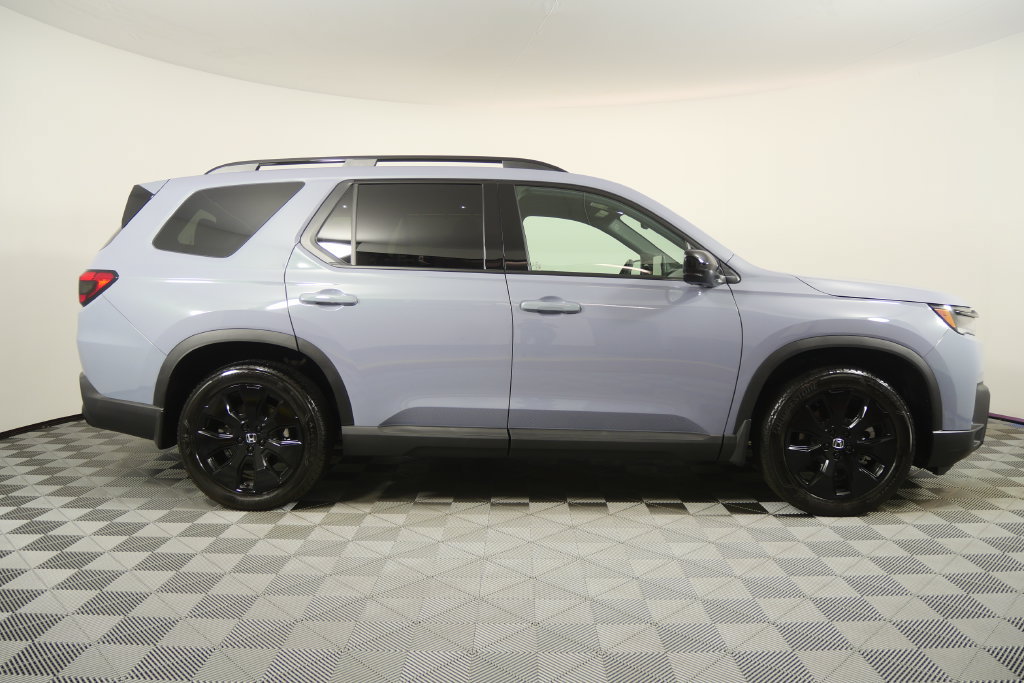 Used 2026 Honda Pilot Black Edition image 3