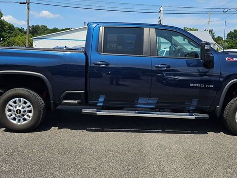 Used 2022 Chevrolet Silverado 2500 LT w/ Convenience Package AWD/4WD image 9