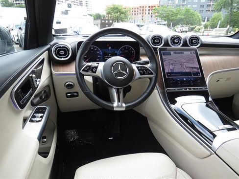 Used 2023 Mercedes-Benz GLC 300 4MATIC image 10