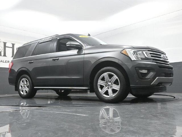 Used 2020 Ford Expedition XLT w/ Equipment Group 202A AWD/4WD image 2