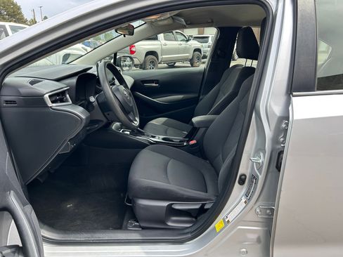 Used 2020 Toyota Corolla LE FWD image 12