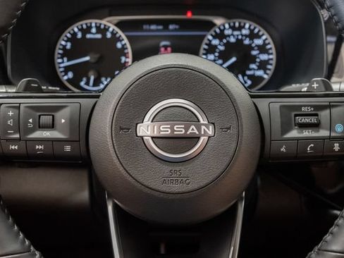 Used 2023 Nissan Pathfinder SV w/ SV Premium Package AWD/4WD image 12