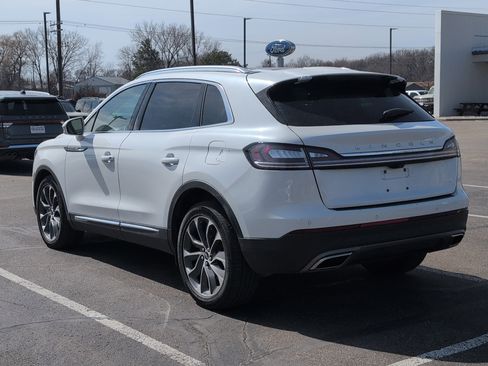 Used 2022 Lincoln Nautilus Reserve image 3