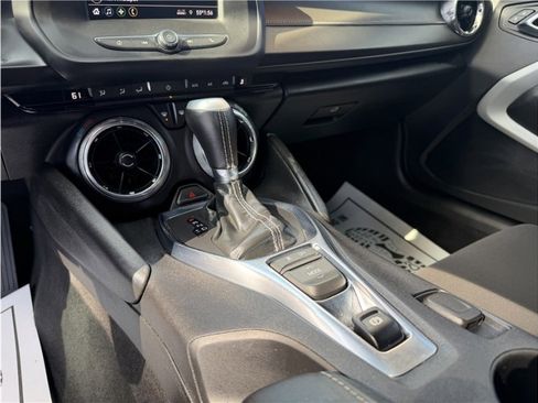 Used 2020 Chevrolet Camaro LT image 27