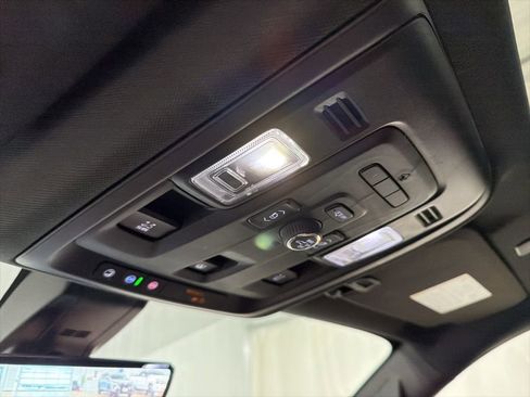 Used 2021 Chevrolet Suburban High Country image 40