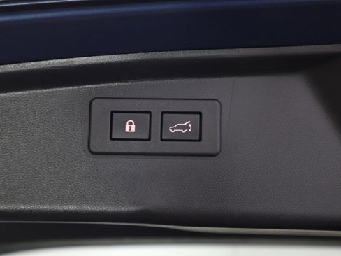 Used 2021 Subaru Outback Premium image 18