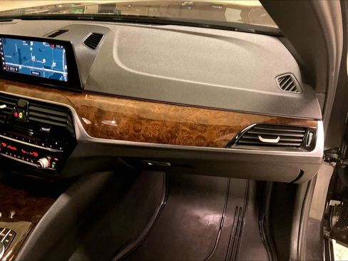 Used 2019 BMW 540i xDrive 540i xDrive w/ Premium Package image 17