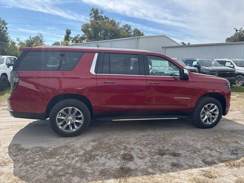 New 2026 Chevrolet Suburban Premier image 3