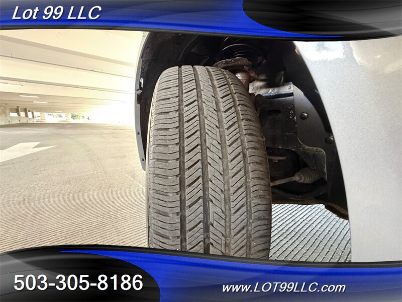 Used 2013 Chrysler Town & Country Limited w/ Luxury Group FWD image 24