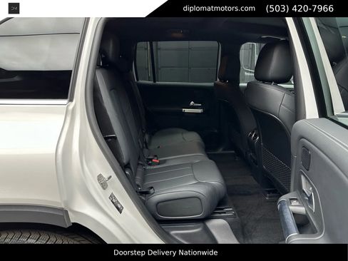 Used 2024 Mercedes-Benz EQB 300 4MATIC image 22