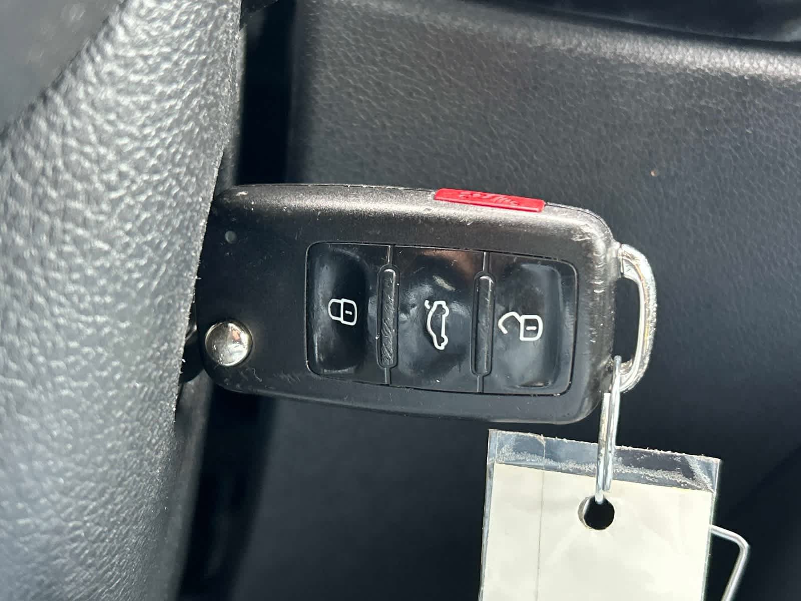 Used 2019 Volkswagen Beetle 2.0T S FWD image 28