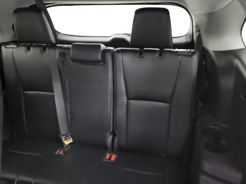 Used 2023 Toyota Highlander XLE AWD/4WD image 19