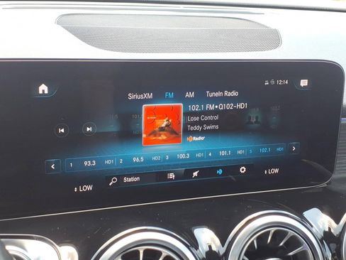 Used 2023 Mercedes-Benz GLB 250 4MATIC image 21