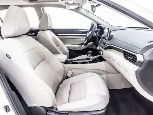 Used 2021 Nissan Altima 2.5 SV w/ SV Premium Package FWD image 34